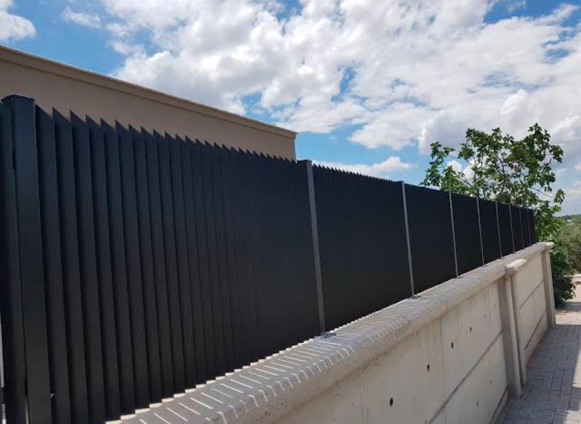 Dış mekan merdiven ve duvar üstü korkuluk imalatımız